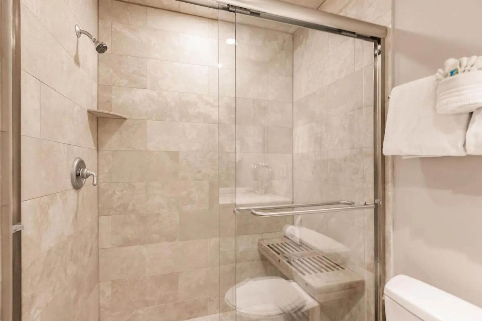 6052 Wpw Spacious With Water Views *