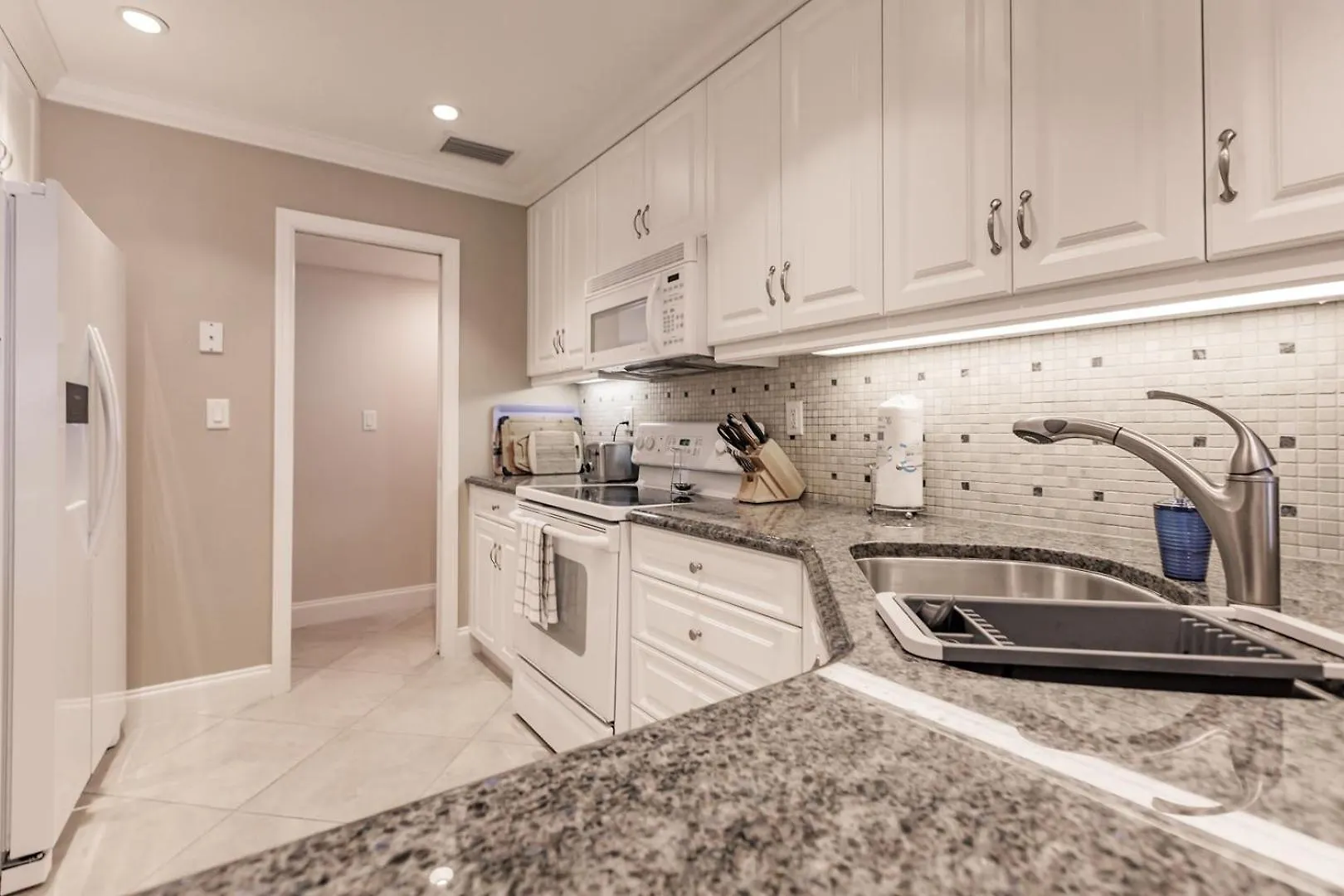 6052 Wpw Spacious With Water Views