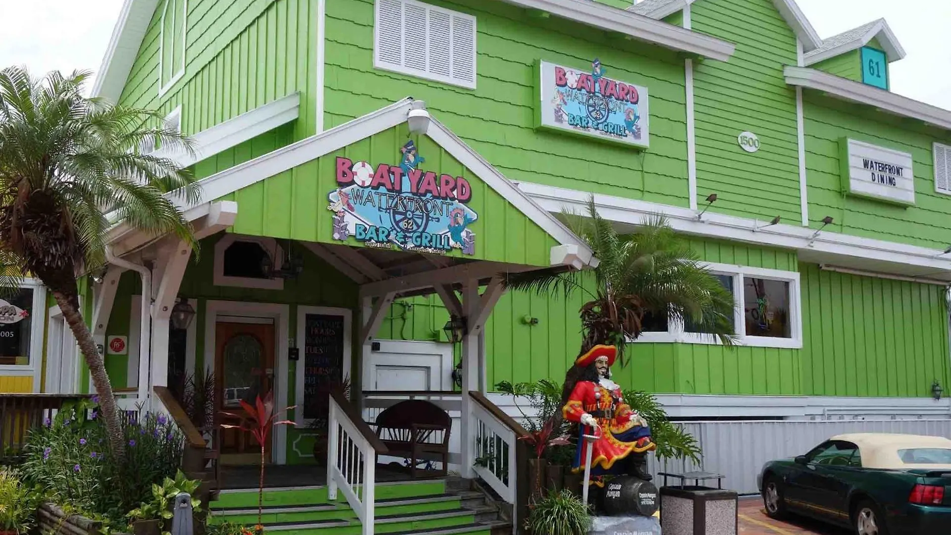 Apartment Private Patio, Walk To All! 5min- Siesta Keys Beach, 1min- Shopping Dining & Entertainment! Sarasota
