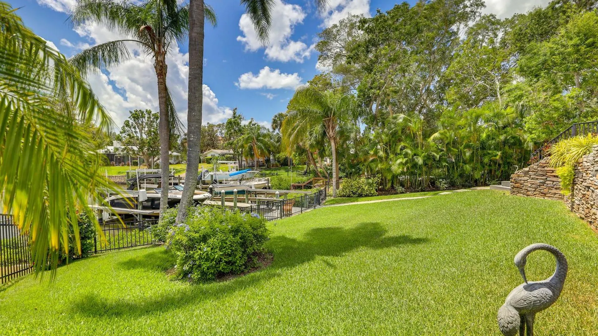 Holiday home Luxe Bayfront Pool, Lanai!