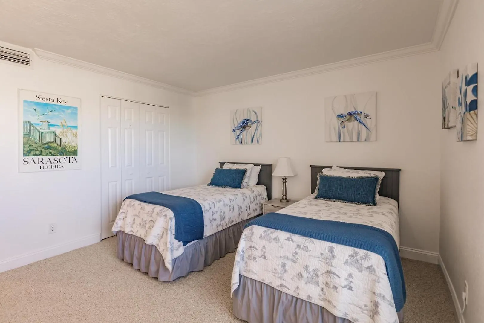Holiday home 1055-405 Serene With Pond View And Lanai Sarasota