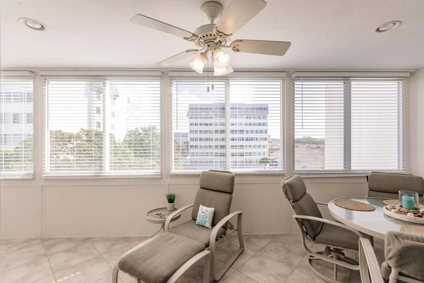 1055-405 Serene With Pond View And Lanai Sarasota