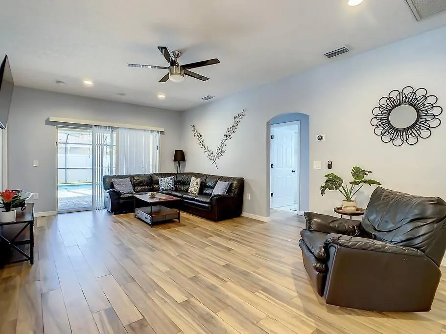 Near Siesta Heated Pool, Billiard Holiday home