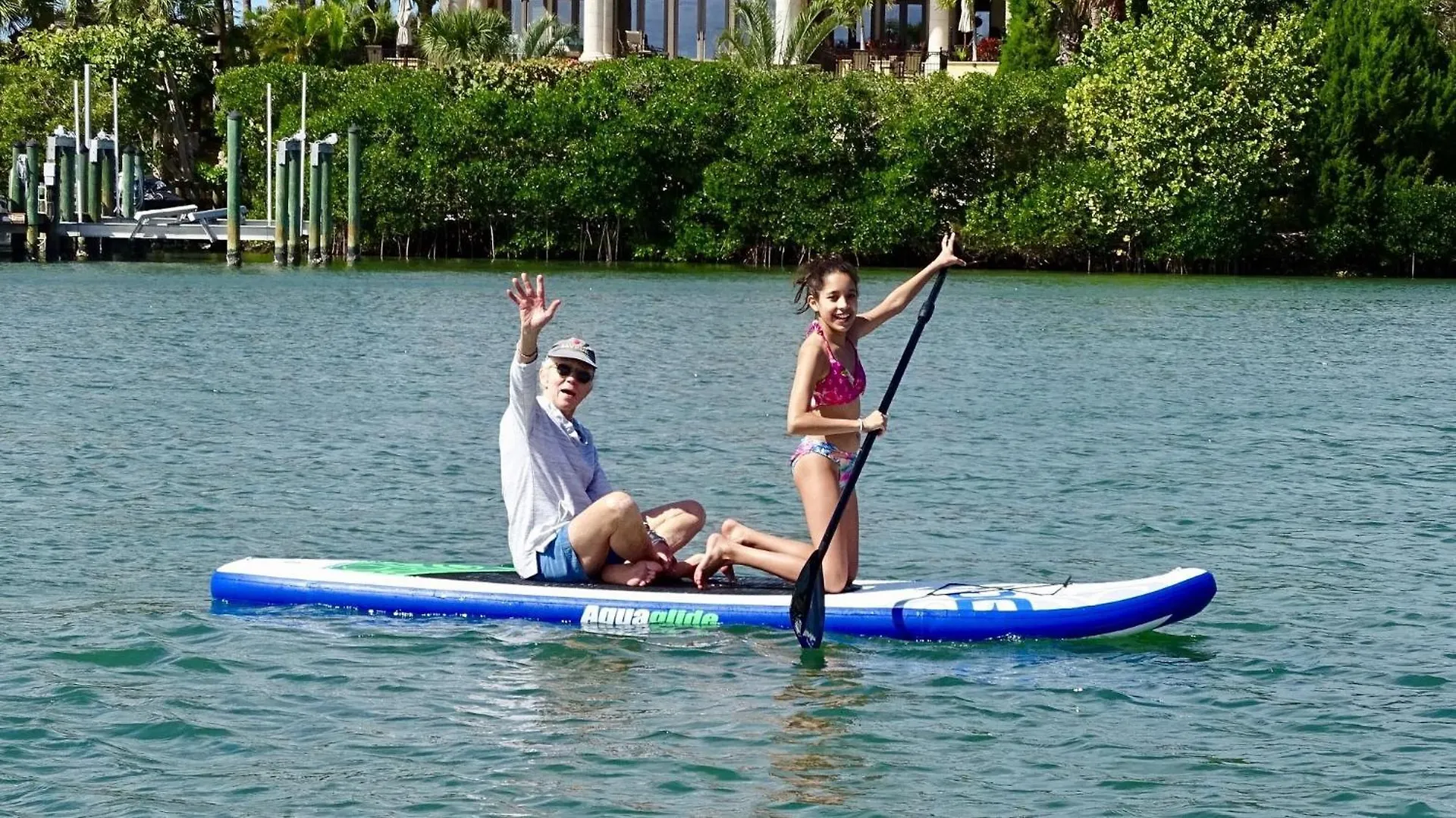 Oceanview 100 Percent Private, Tiki, 100ft To Path! Holiday home Sarasota