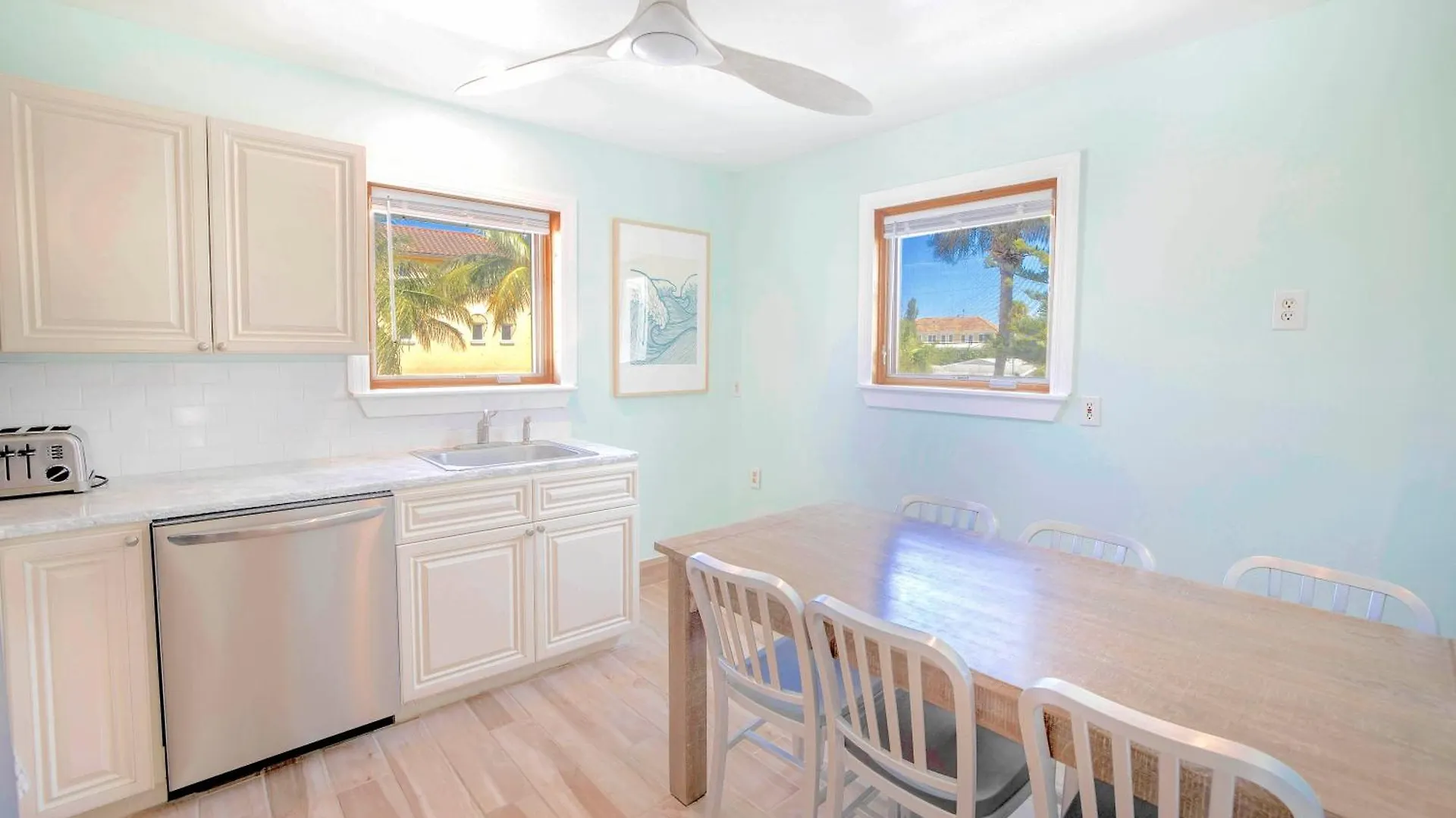 Oceanview 100 Percent Private, Tiki, 100ft To Path! Holiday home Sarasota