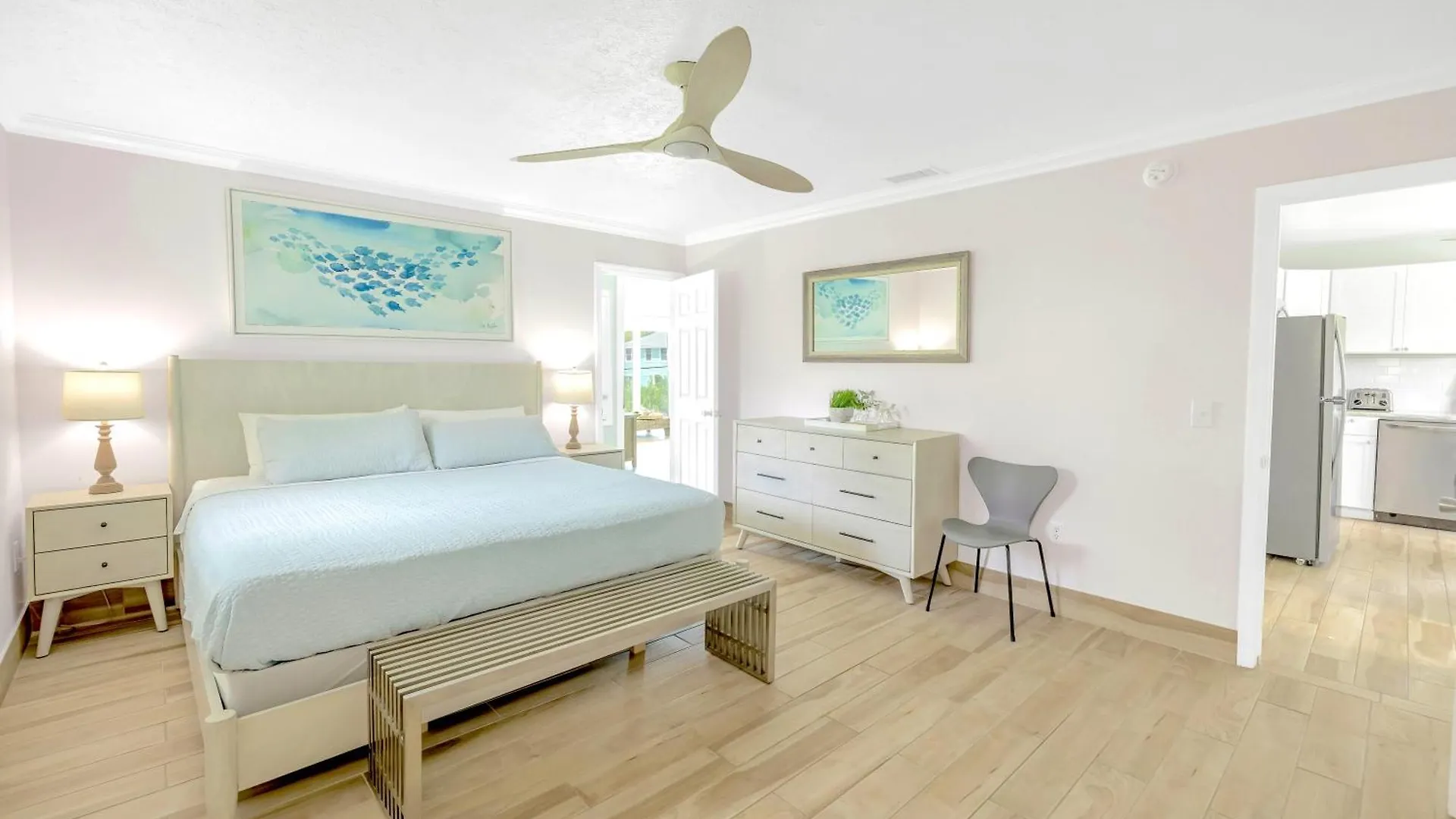 Oceanview 100 Percent Private, Tiki, 100ft To Path! Holiday home Sarasota