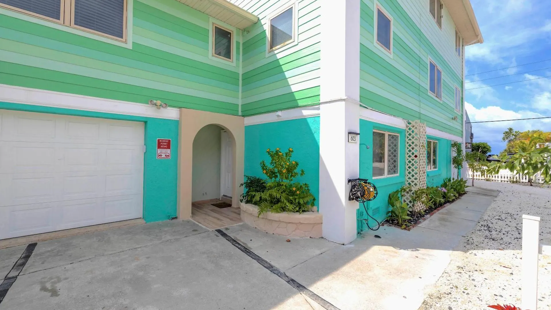 Oceanview 100 Percent Private, Tiki, 100ft To Path! * Sarasota