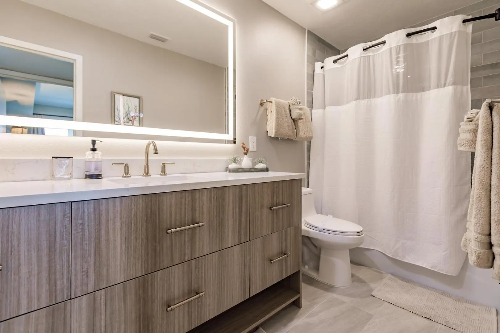 1200-602 Enjoy Relaxing Bayfront Bliss *