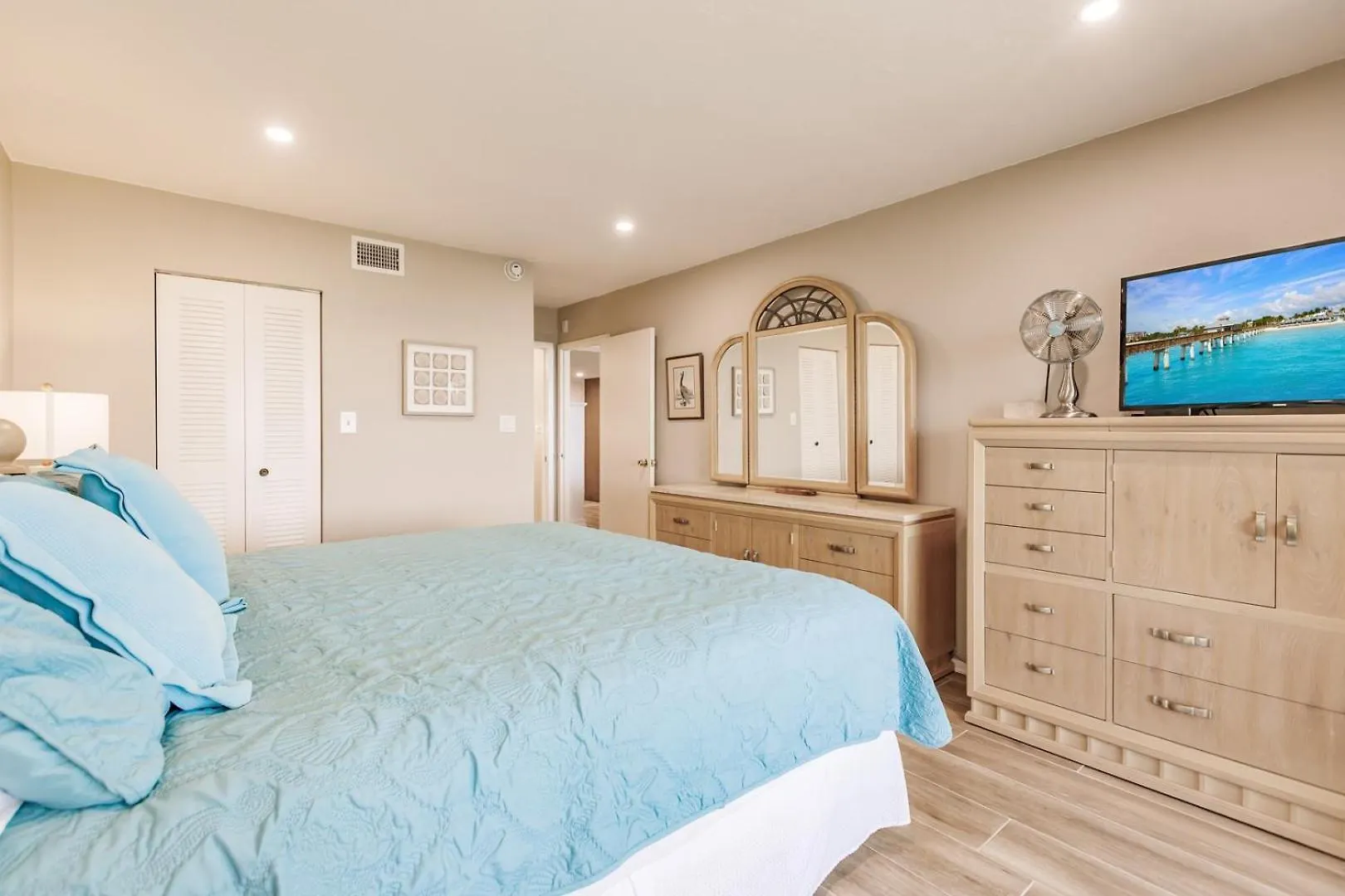 1200-602 Enjoy Relaxing Bayfront Bliss Holiday home *
