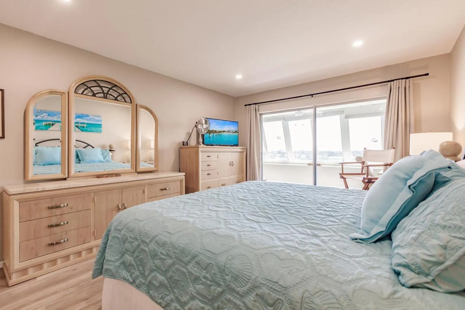 1200-602 Enjoy Relaxing Bayfront Bliss Holiday home