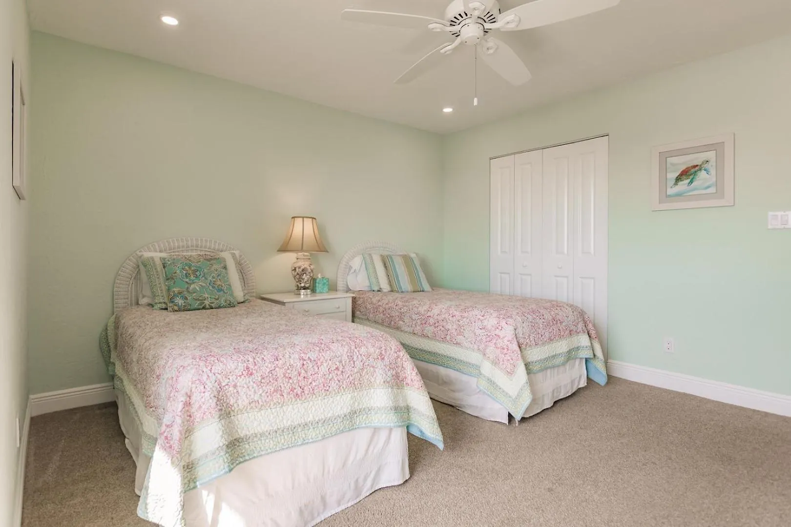 1055-607 Pond View High Rise With Remodeled Kitchen Sarasota
