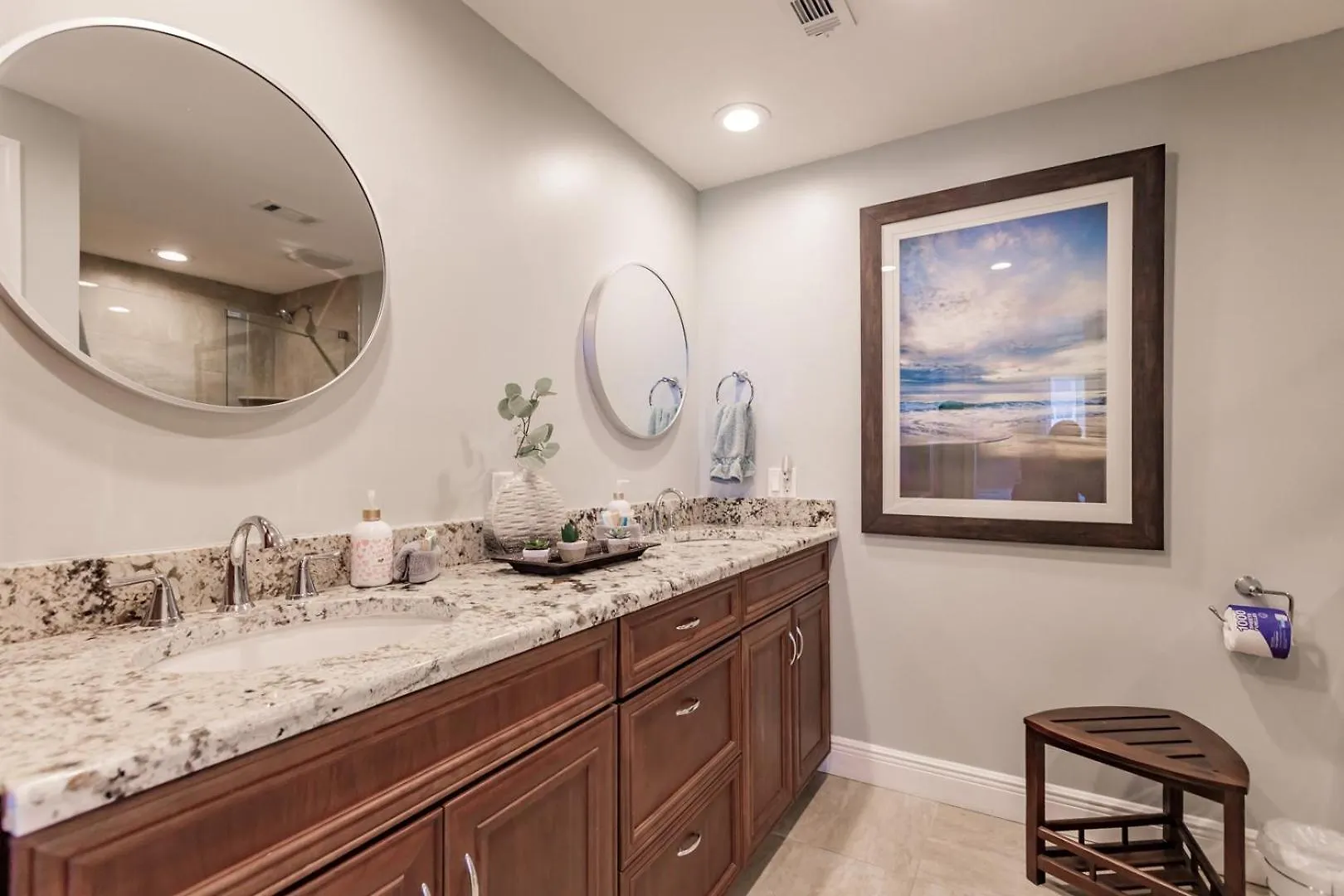 1055-607 Pond View High Rise With Remodeled Kitchen *