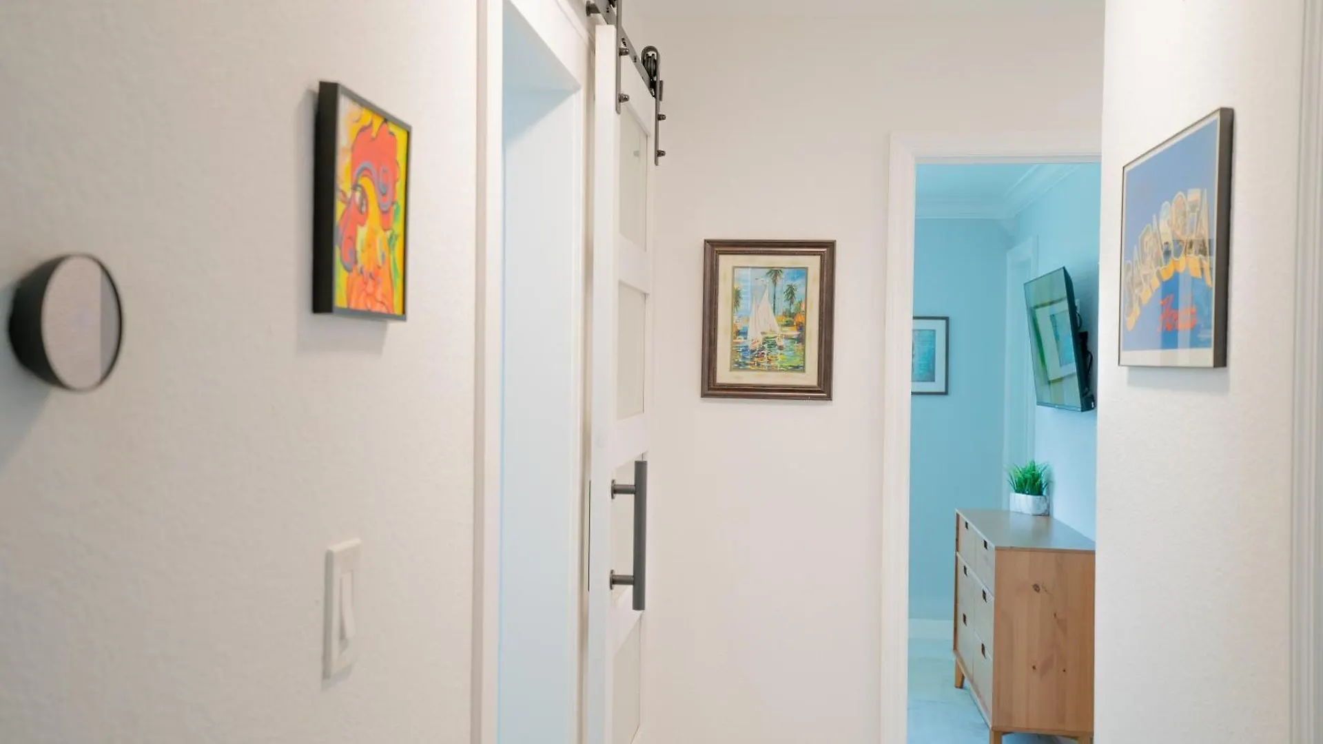 Modern 3 Bed House - Minutes To Downtown & Siesta Key - Pet Friendly Sarasota