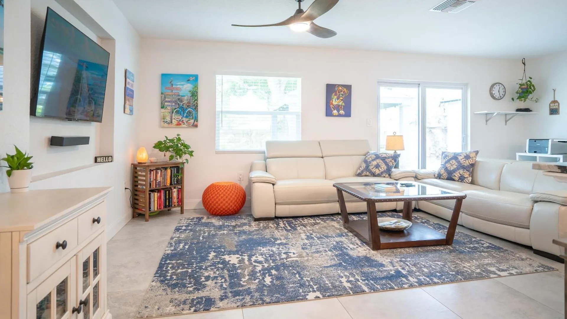 Modern 3 Bed House - Minutes To Downtown & Siesta Key - Pet Friendly Holiday home