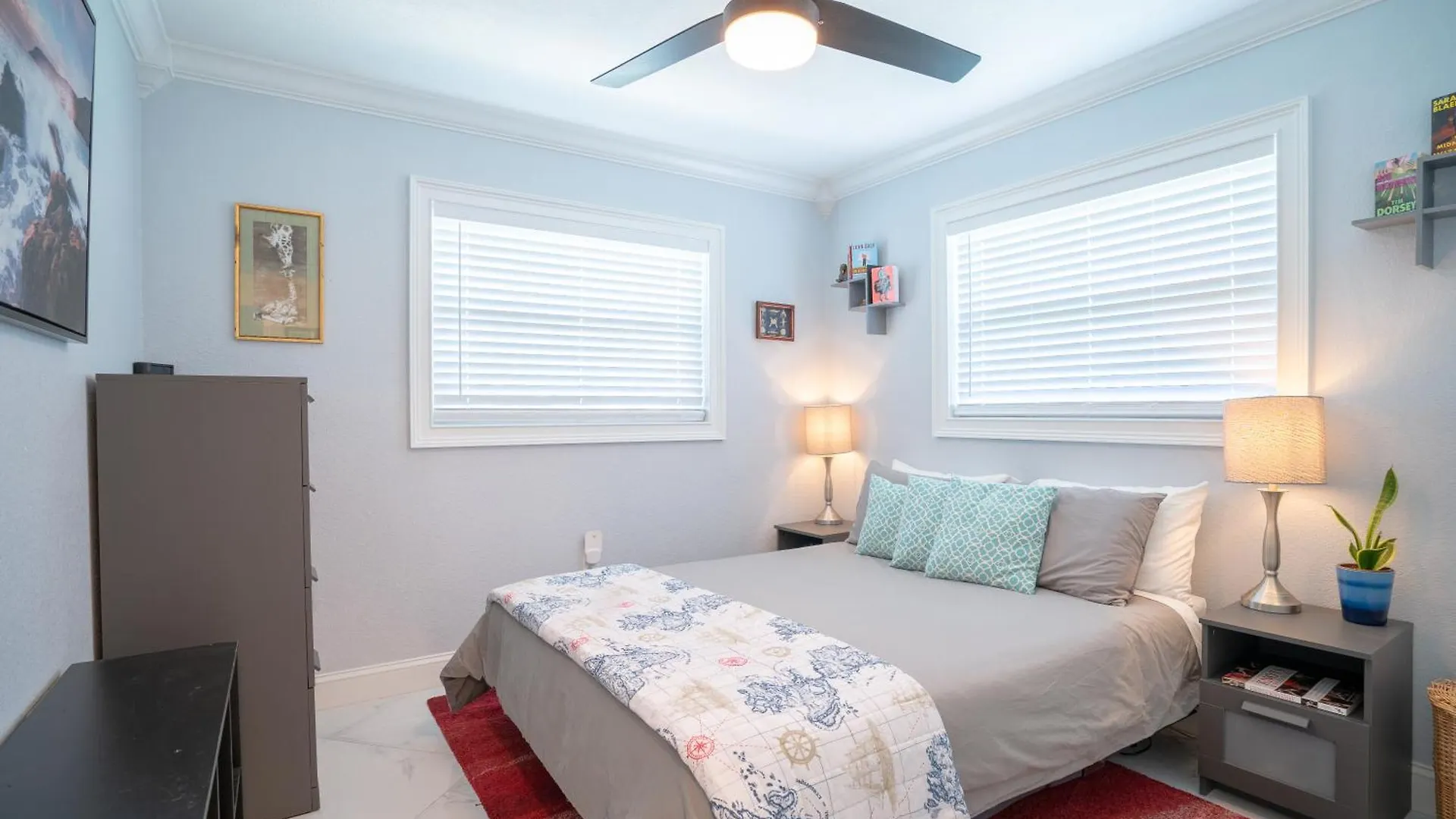 Holiday home Modern 3 Bed House - Minutes To Downtown & Siesta Key - Pet Friendly Sarasota