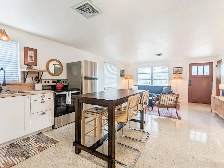 Apartment Downtown Mid-century