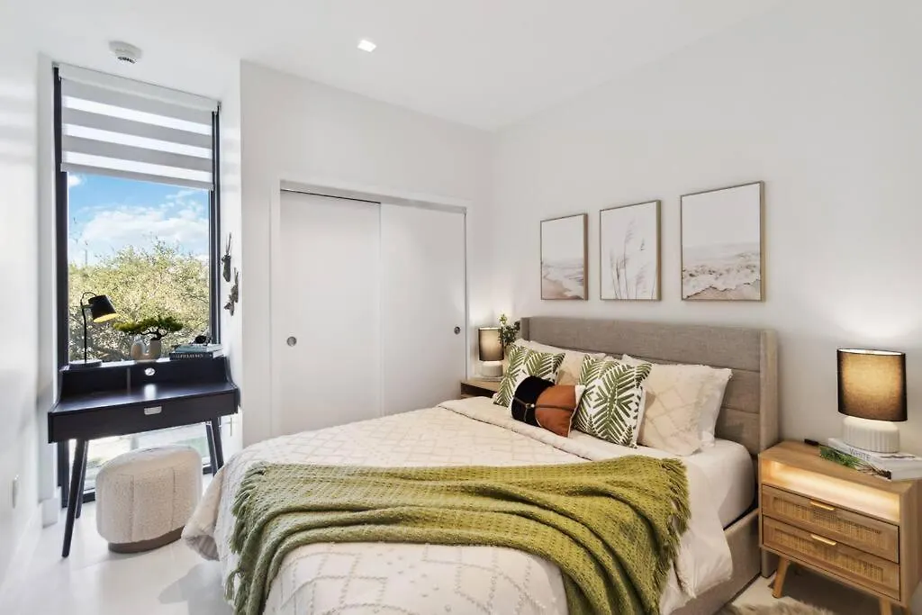 Apartment Rosemary District With Patio And In Walking Distance To Downtown And Bay Park