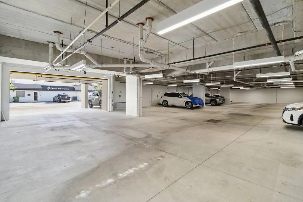 Rosemary District With Patio And In Walking Distance To Downtown And Bay Park Sarasota
