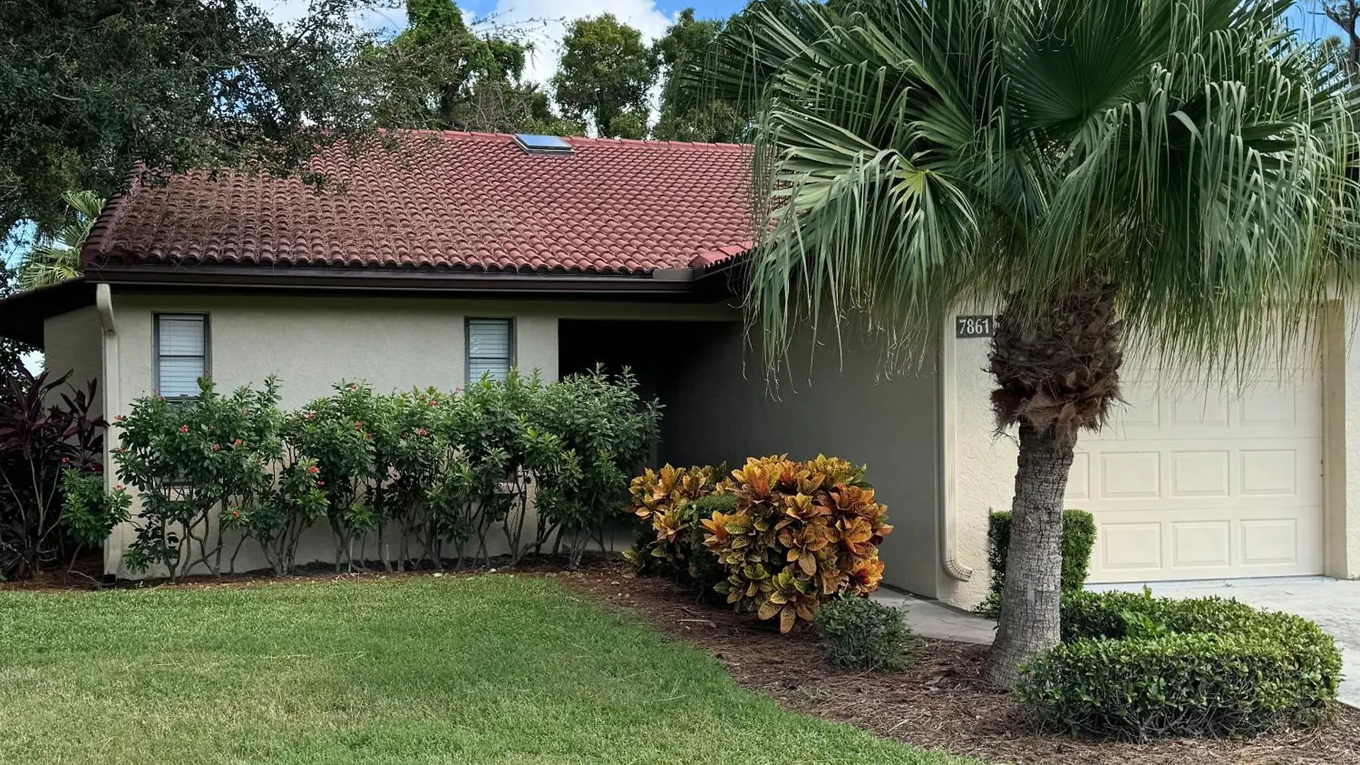 Holiday home Newly Updated 2br 2ba Style Getaway With Heated Pool *