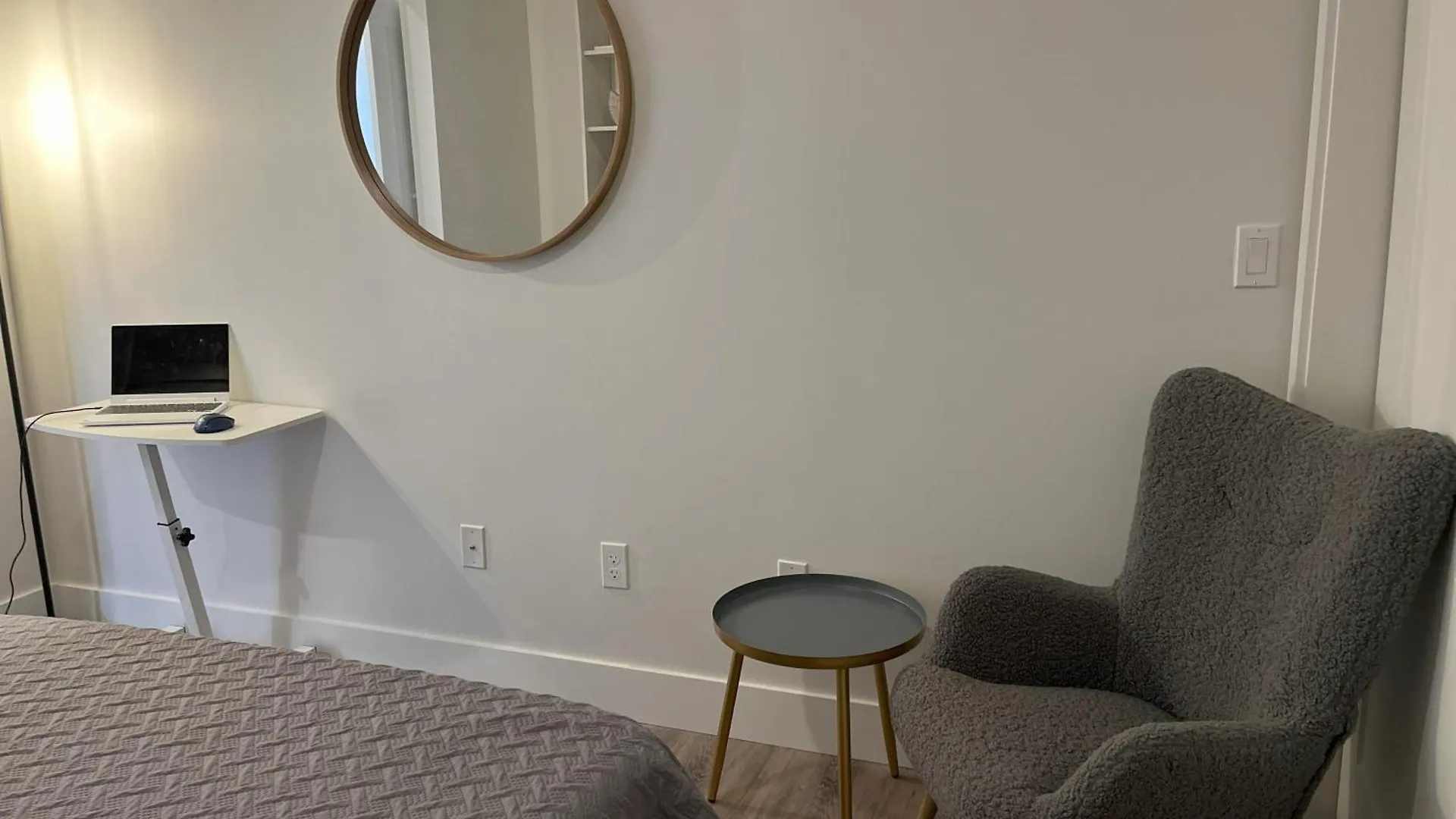 Luxury 2 Bed 2 Bath Waterfront With Patio Sunsets Gym And Parking * Sarasota
