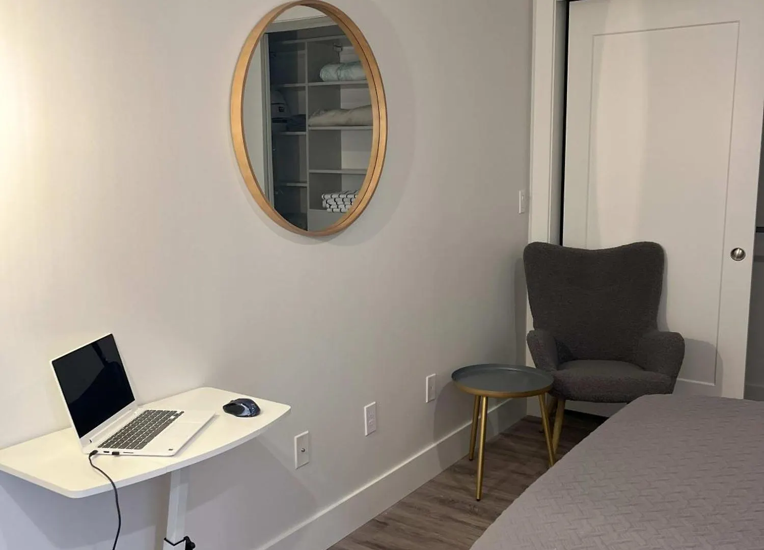 Luxury 2 Bed 2 Bath Waterfront With Patio Sunsets Gym And Parking Sarasota