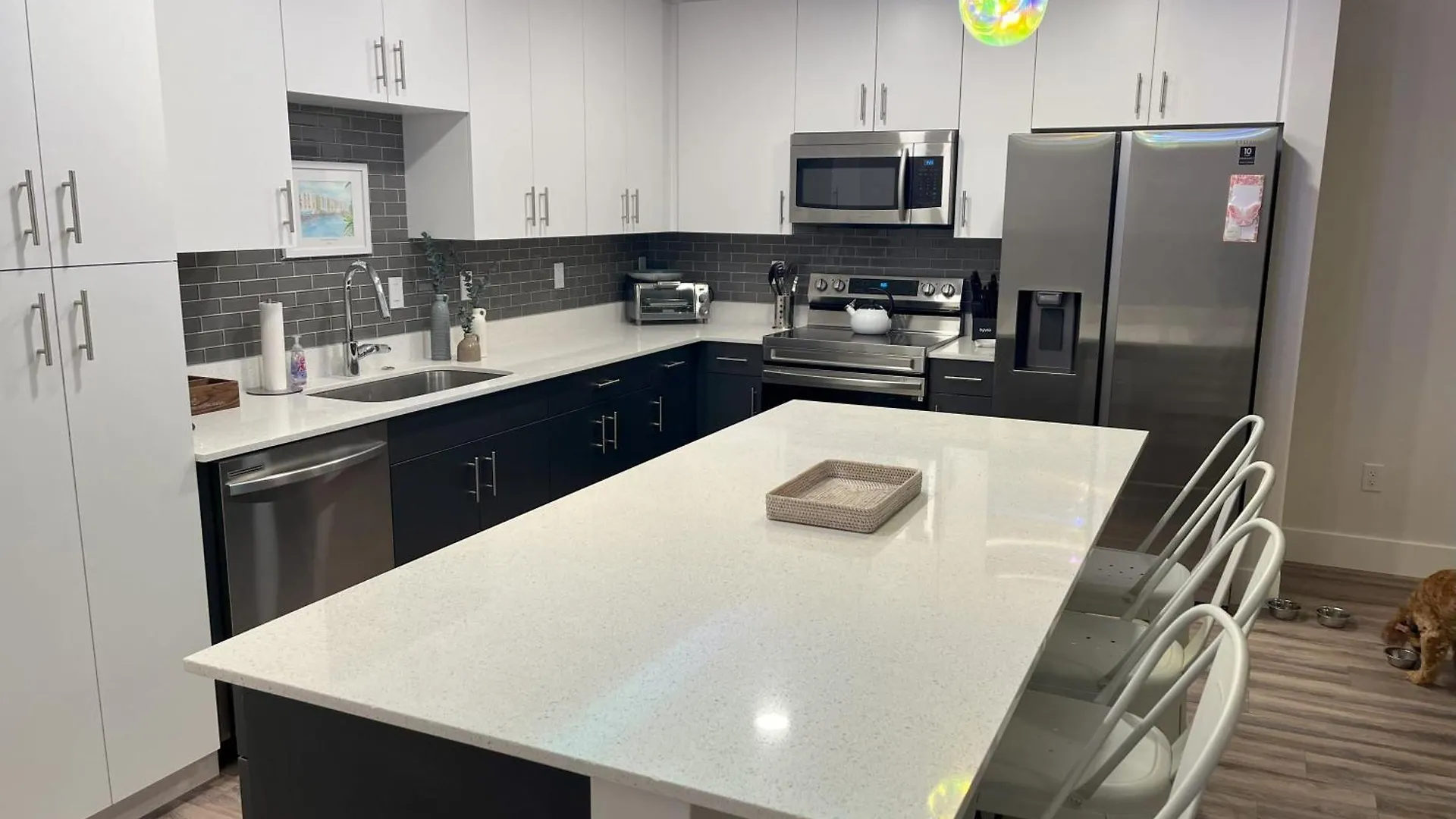 Luxury 2 Bed 2 Bath Waterfront With Patio Sunsets Gym And Parking Holiday home Sarasota