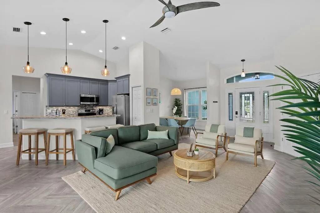 New-4b-2ba-pool-pickleball-putting Green-bball * Sarasota