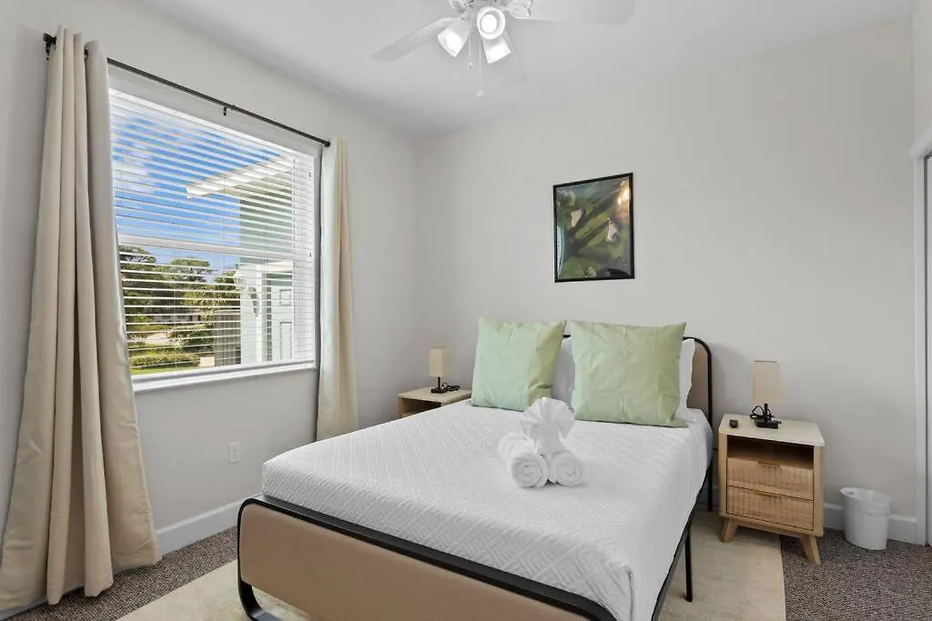 Holiday home New-4b-2ba-pool-pickleball-putting Green-bball Sarasota