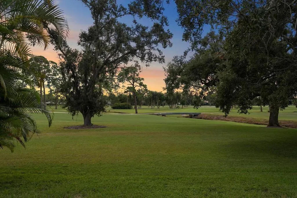 New-4b-2ba-pool-pickleball-putting Green-bball Holiday home