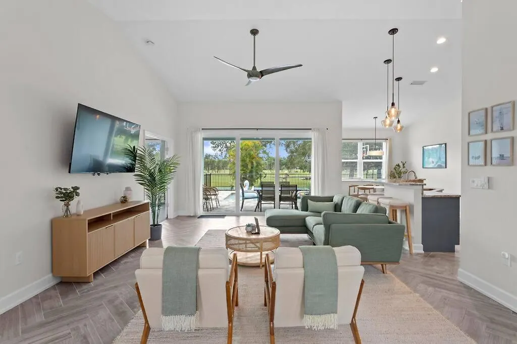 New-4b-2ba-pool-pickleball-putting Green-bball Holiday home
