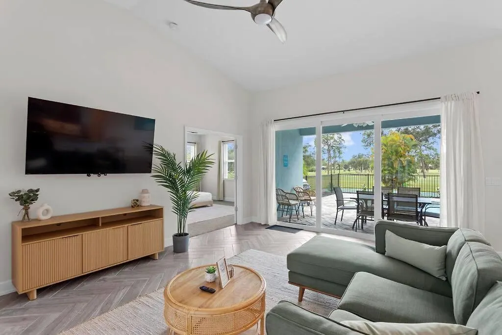 New-4b-2ba-pool-pickleball-putting Green-bball Holiday home Sarasota