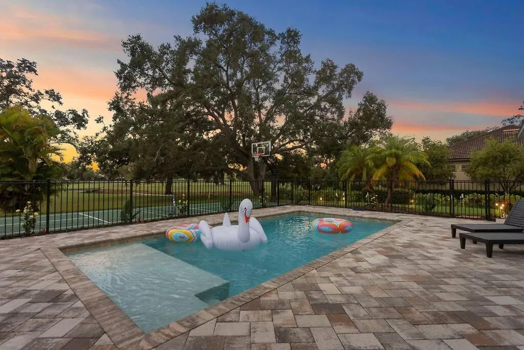 Holiday home New-4b-2ba-pool-pickleball-putting Green-bball *