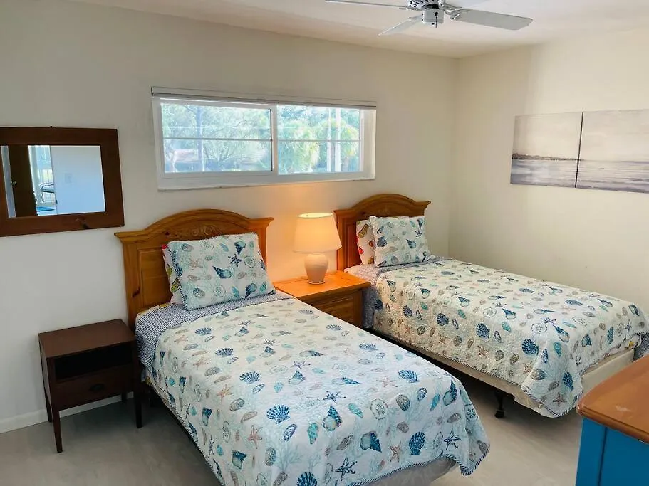 Siesta Harbor-beach Access, Canal Views, Pool,spa