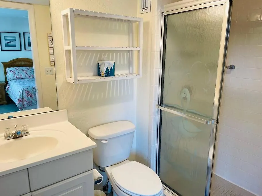 Siesta Harbor-beach Access, Canal Views, Pool,spa Apartment Sarasota