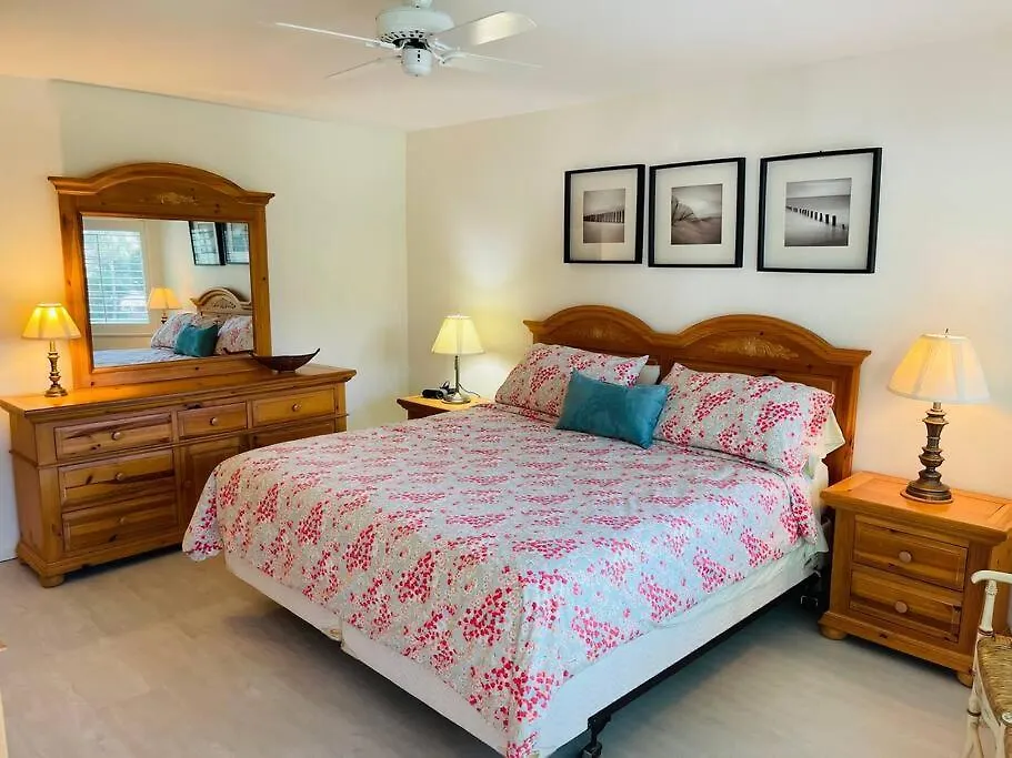 Apartment Siesta Harbor-beach Access, Canal Views, Pool,spa *