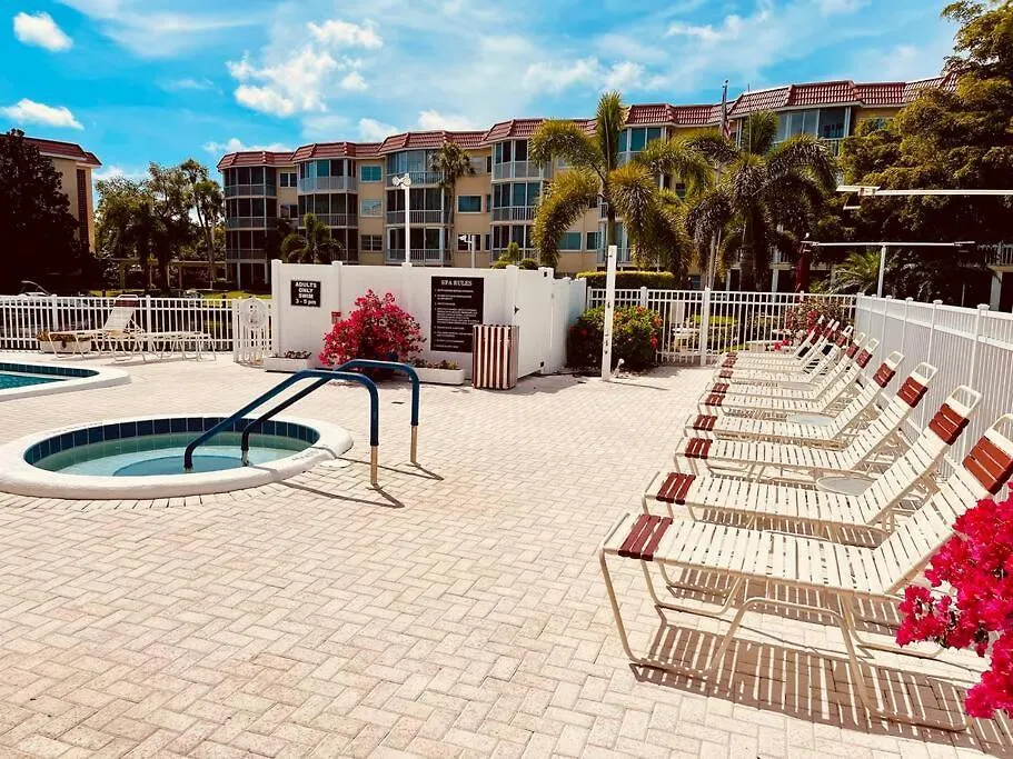Siesta Harbor-beach Access, Canal Views, Pool,spa Sarasota