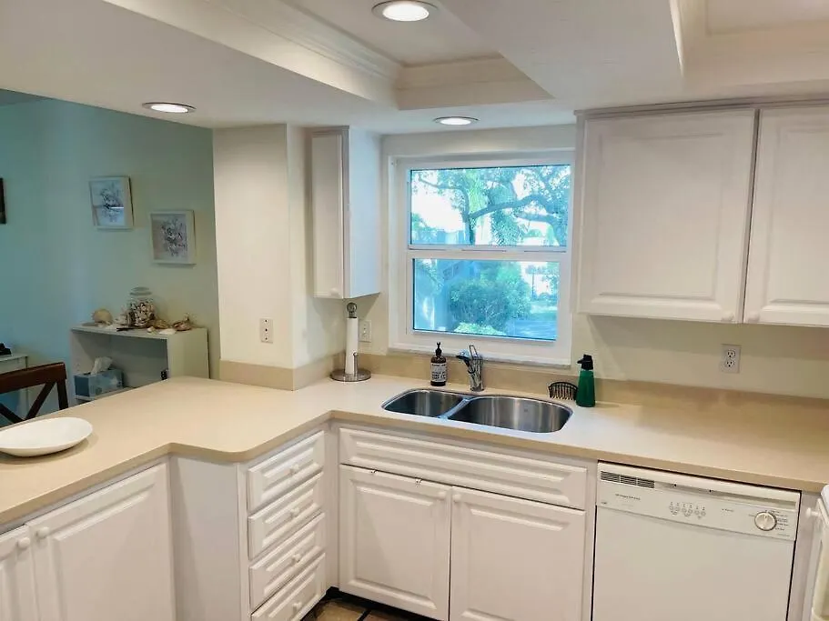 Apartment Siesta Harbor-beach Access, Canal Views, Pool,spa
