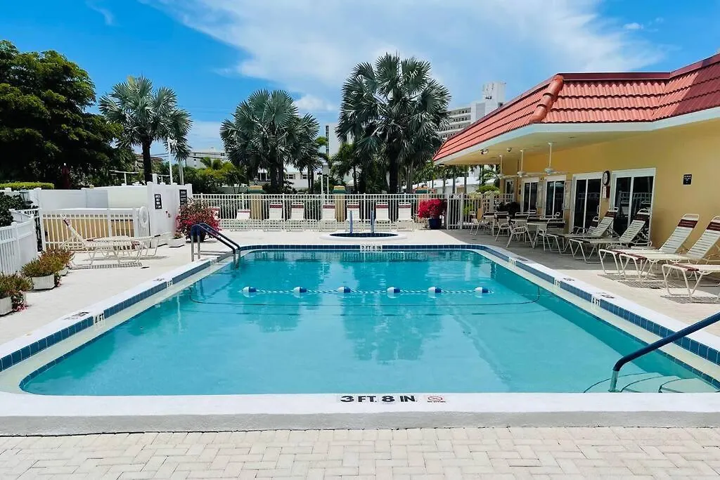 Siesta Harbor-beach Access, Canal Views, Pool,spa Apartment