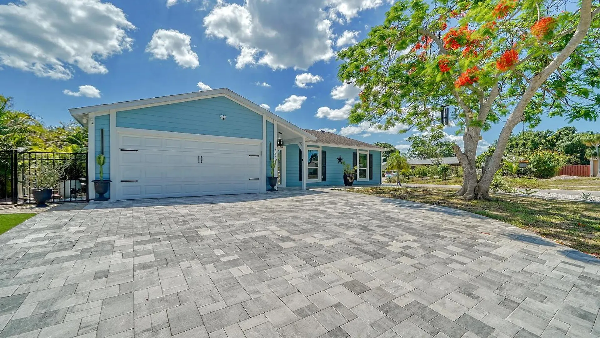 Beautiful - Oasis Backyard With Heat Pool Holiday home