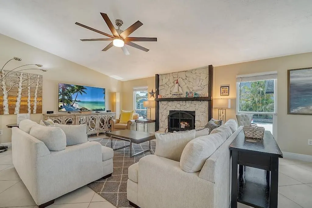 Beautiful - Oasis Backyard With Heat Pool Sarasota