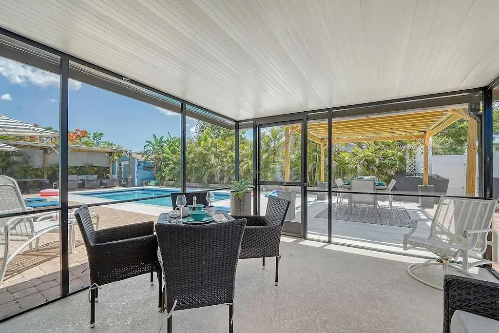 Beautiful - Oasis Backyard With Heat Pool Holiday home Sarasota