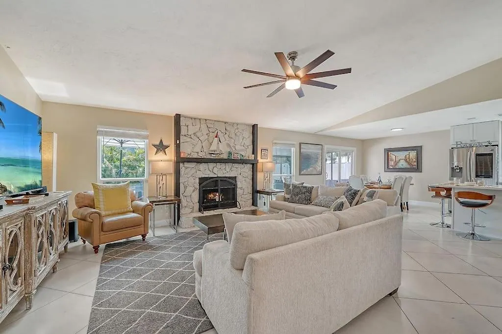 Holiday home Beautiful - Oasis Backyard With Heat Pool Sarasota