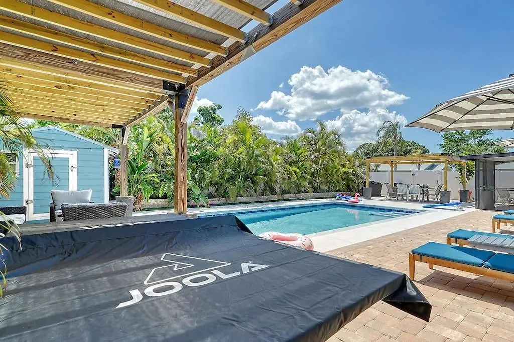 Beautiful - Oasis Backyard With Heat Pool Sarasota