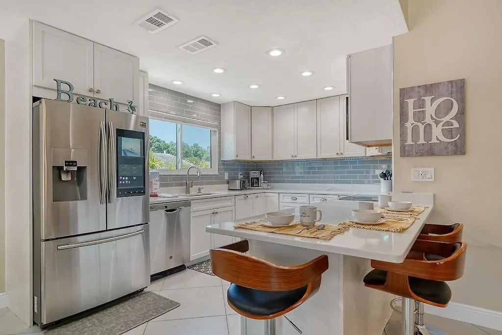 Beautiful - Oasis Backyard With Heat Pool Holiday home Sarasota