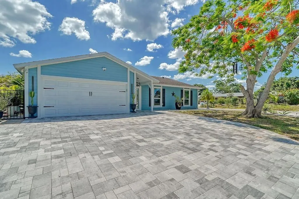 Holiday home Beautiful - Oasis Backyard With Heat Pool Sarasota