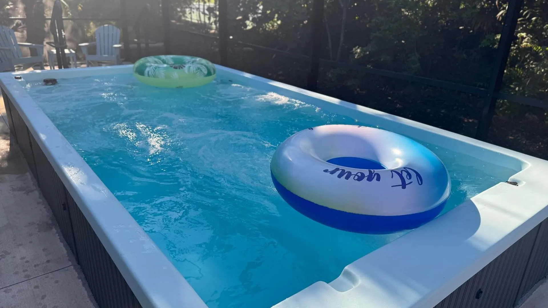 Location Siesta 1 Mile Away With Hot Holiday home *