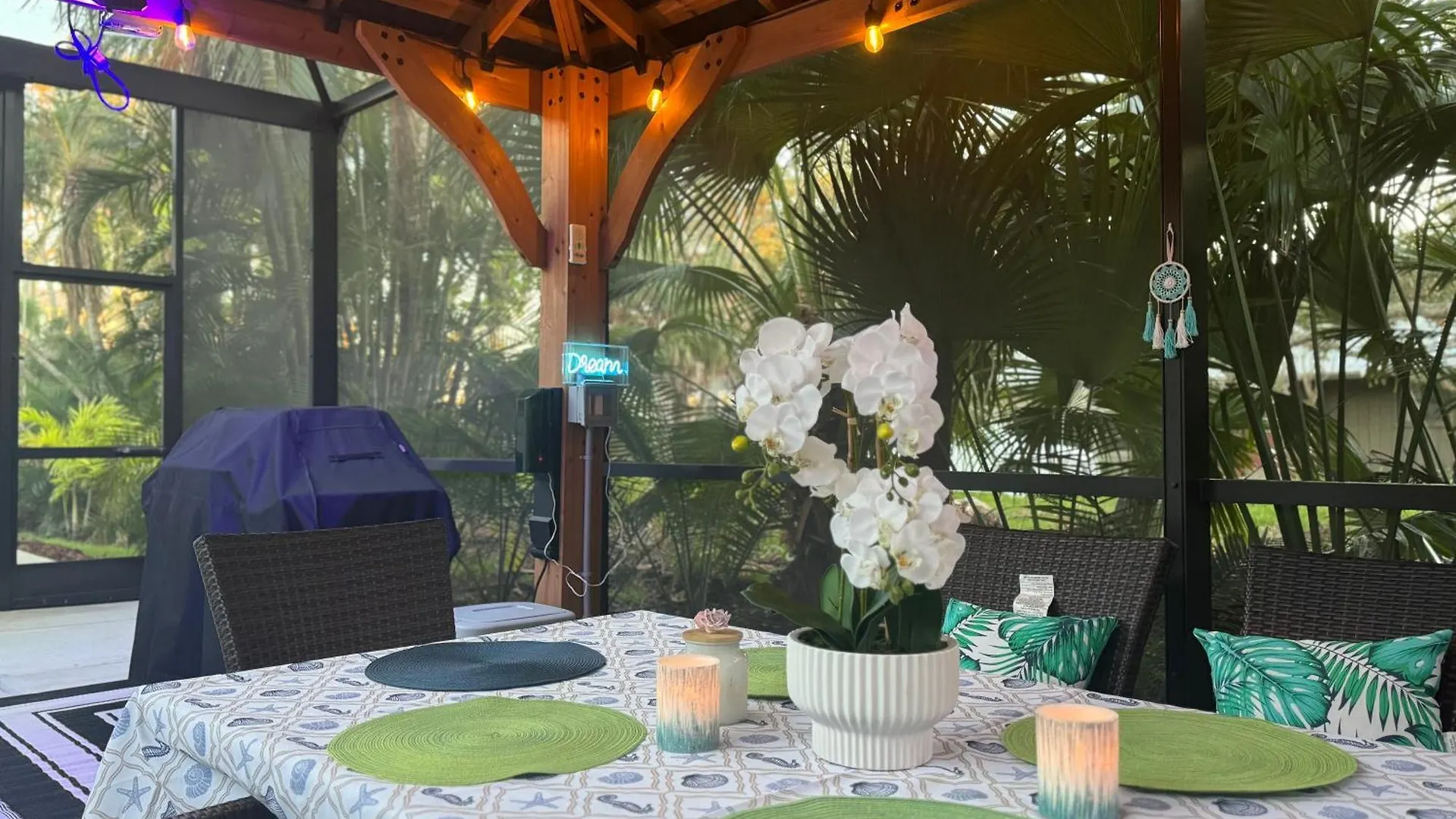 Holiday home Location Siesta 1 Mile Away With Hot Sarasota