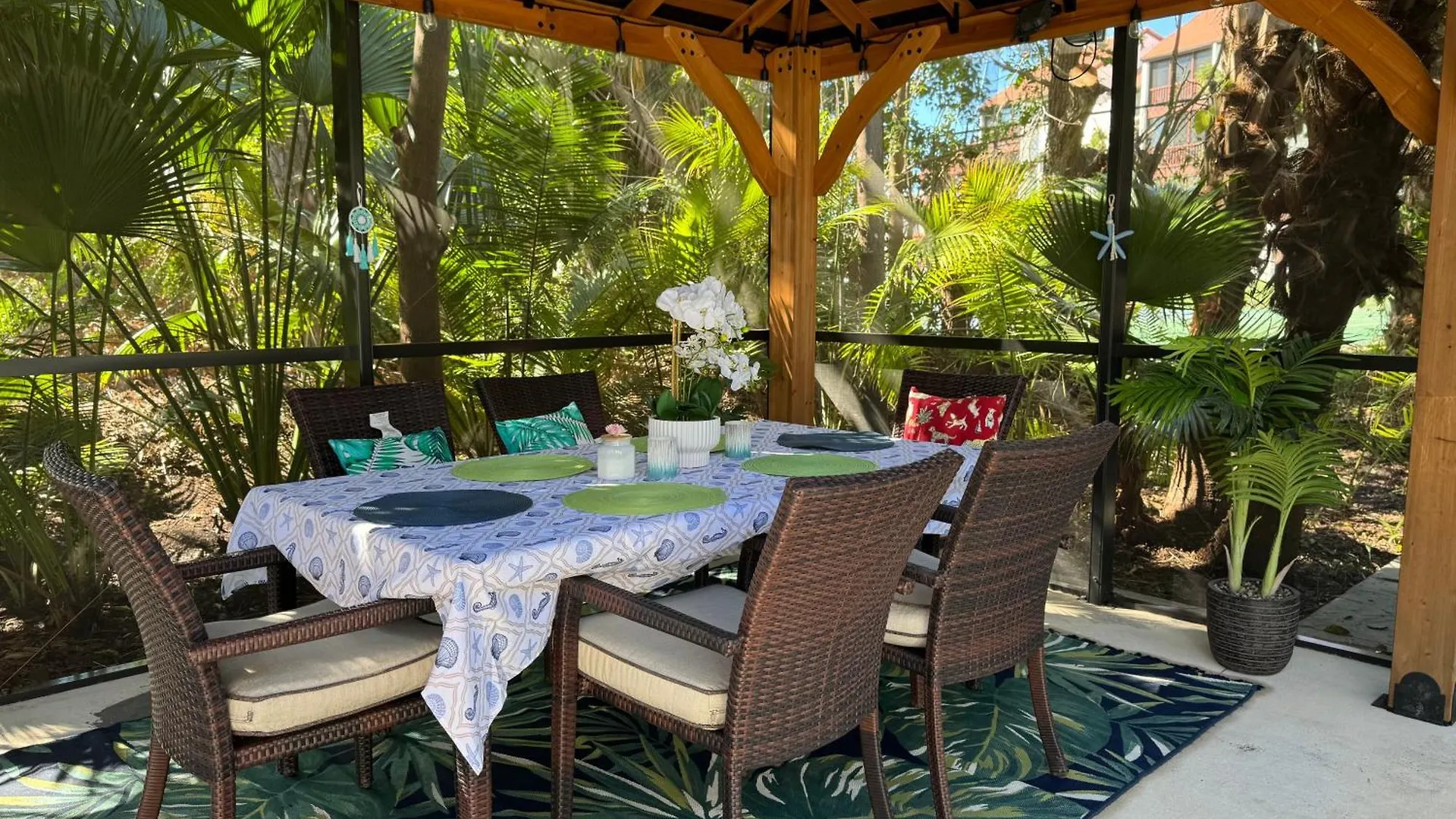 Location Siesta 1 Mile Away With Hot Sarasota