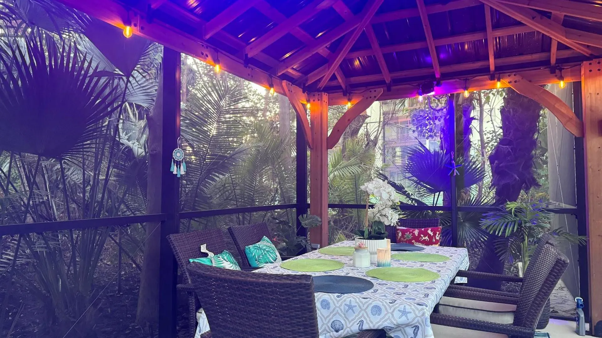 Location Siesta 1 Mile Away With Hot * Sarasota