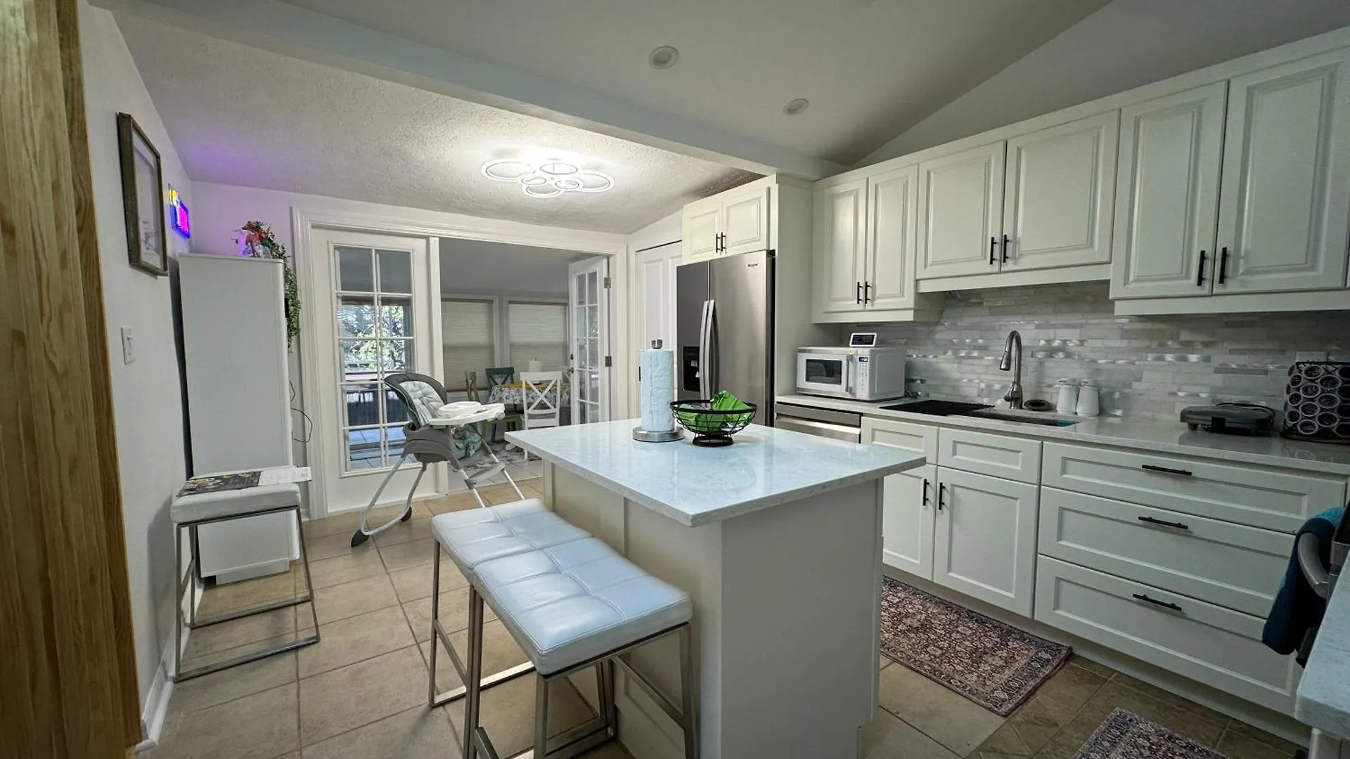 Location Siesta 1 Mile Away With Hot Holiday home